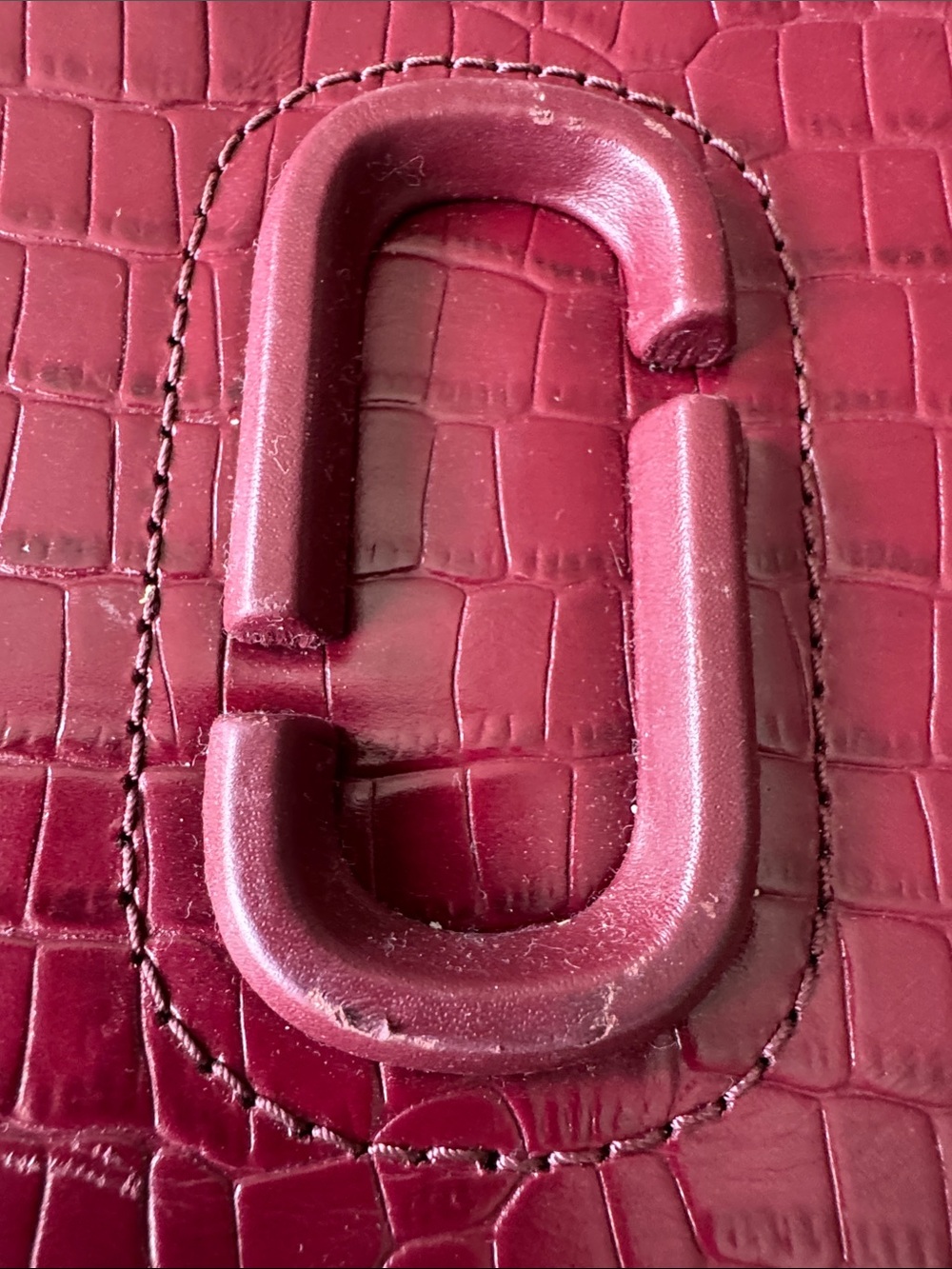 Marc Jacobs Wine Red Croc-Embossed Leather Crossbody Bag - Picture 11 of 13